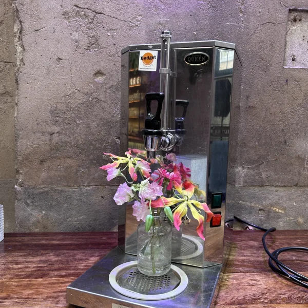 Waterkoker met tapkraan